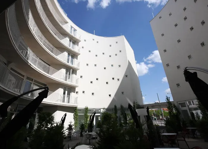Parizs Garden Apartments Debrecen - 4 star Hotel