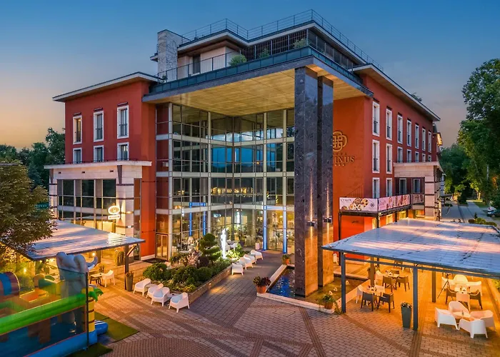 Debrecen Hotels With Jacuzzi in Room