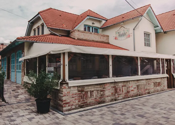 Oetoesfogat Panzio Bed and Breakfast Siófok