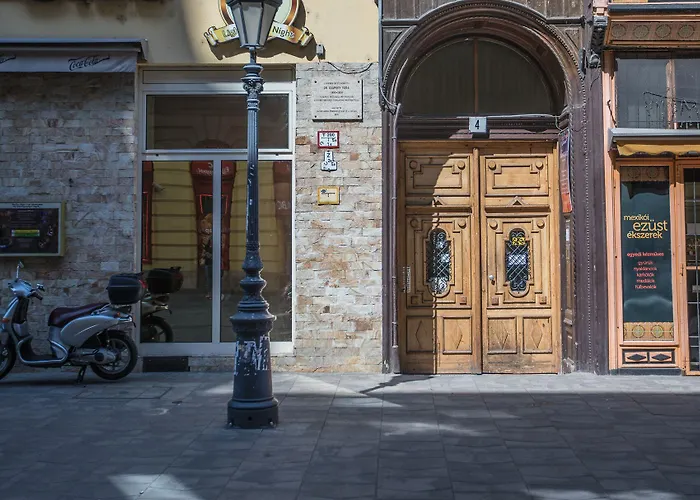 Budapest Passage 1
