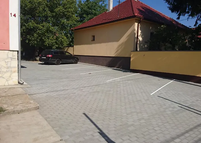 Bed and Breakfast Flamingo Panzio Székesfehérvár